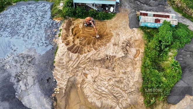 Bãi cát trái phép quy mô lớn ở Huế vẫn chưa được xử lý dứt điểm