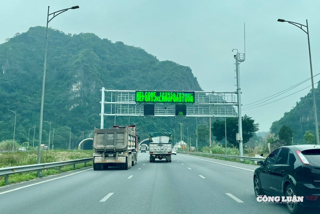 Hình aHệ thống điều hành giao thông thông minh (ITS) trên cao tốc Bắc - Nam phía Đông đoạn Mai Sơn - Quốc lộ 45.