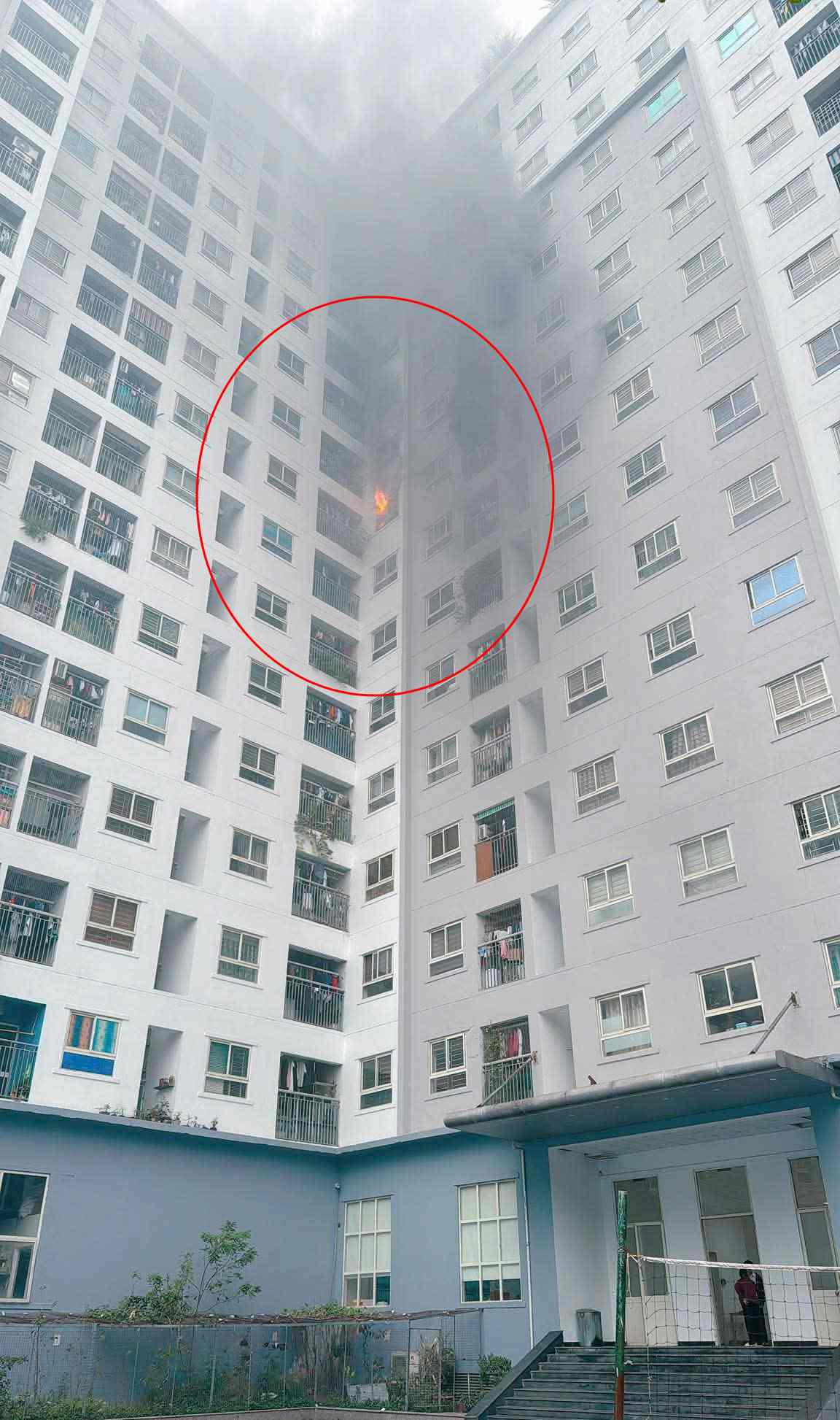 Vị trí căn hộ xảy ra cháy (khoanh đỏ). Ảnh: Anh Phùng