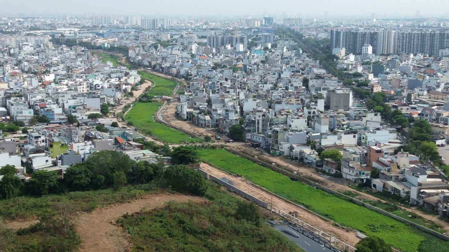 Dự án cải tạo kênh Tham Lương - Bến Cát - rạch Nước Lên đặt mục tiêu hoàn thành trong năm 2026. Ảnh: Anh Tú