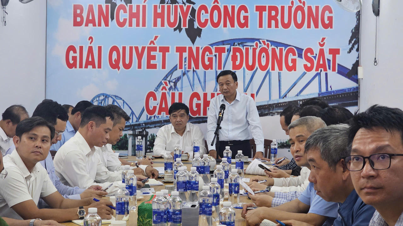 Lãnh đạo Bộ Xây dựng đề nghị cơ quan công an xem xét khởi tố vụ án theo đúng quy định để điều tra làm rõ trách nhiệm. (Ảnh trong bài: Lê Lâm)