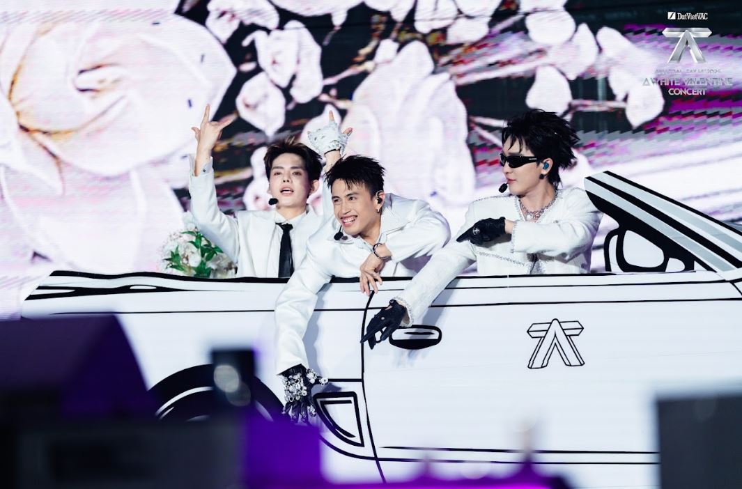 Phần trình diễn “CHILL GUYS NGON ZAI“- do BigDaddy làm đội trưởng, từng được giới thiệu tại Livestage 1 mang đến bầu không khí sôi động. Ảnh BTC