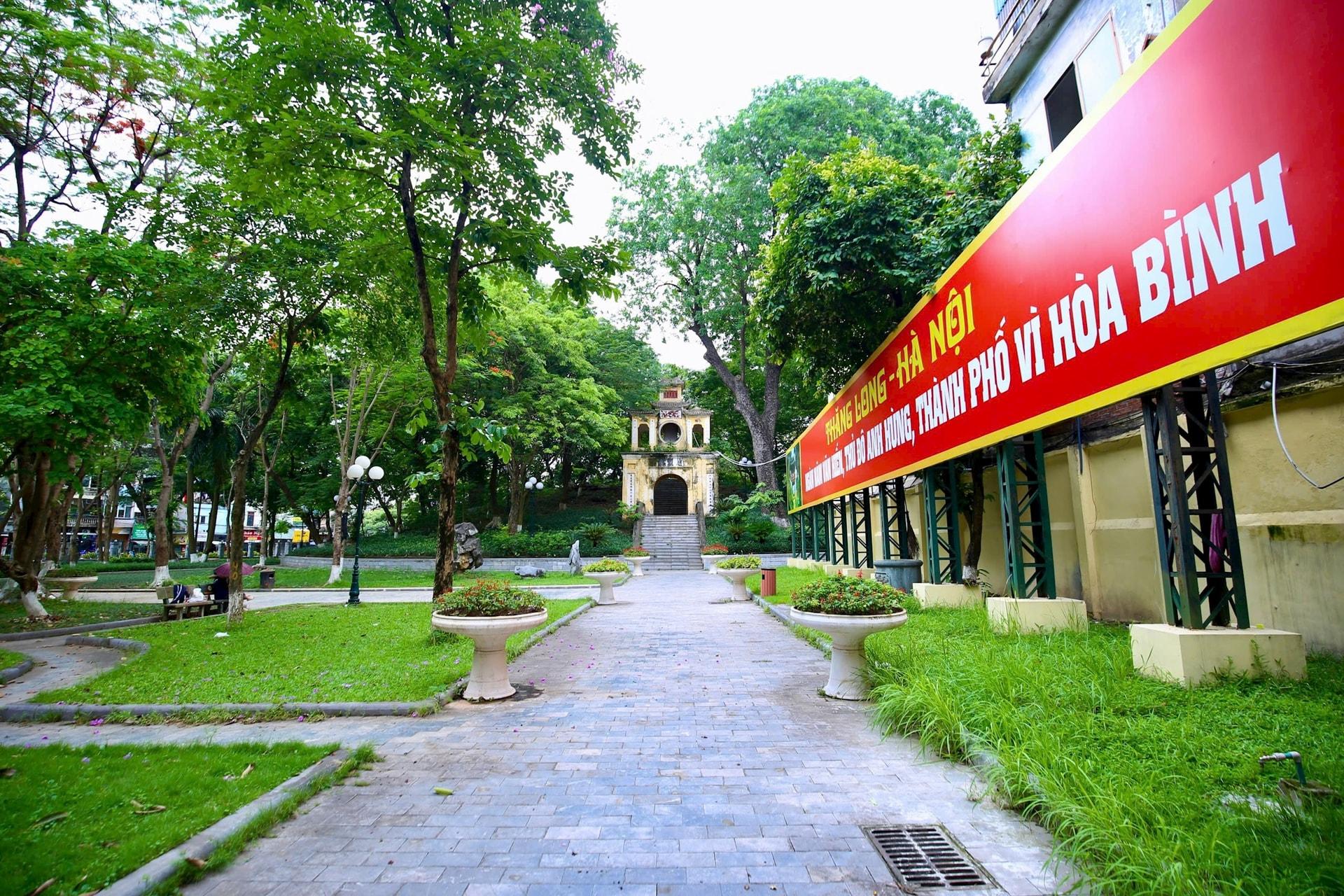 Nét tĩnh lặng giữa lòng phố thị. Ảnh: HT