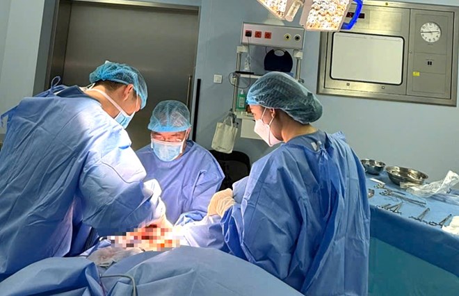 Nam giới vạm vỡ, sinh lý mạnh vẫn khó có con