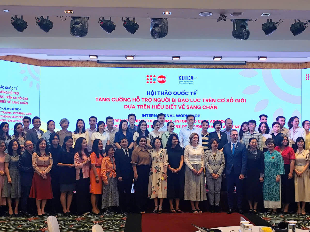 Hội thảo là diễn đàn quan trọng để các bên liên quan cùng chia sẻ kinh nghiệm thực tiễn trong việc hỗ trợ người bị bạo lực trên cơ sở giới dựa trên hiểu biết về sang chấn.