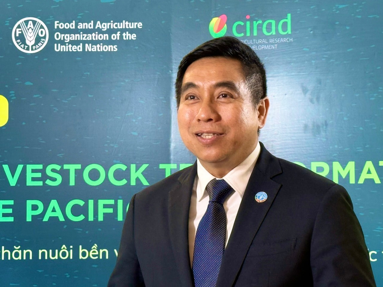 Tiến sĩ Thanawat Tiensin, Phó Tổng Giám đốc, Giám đốc Ban Chăn nuôi Thú y, Tổ chức Lương thực và Nông nghiệp Liên Hợp Quốc (FAO), Giám đốc Ban Sản xuất và Sức khỏe động vật. Ảnh: Kiều Thoan Thu