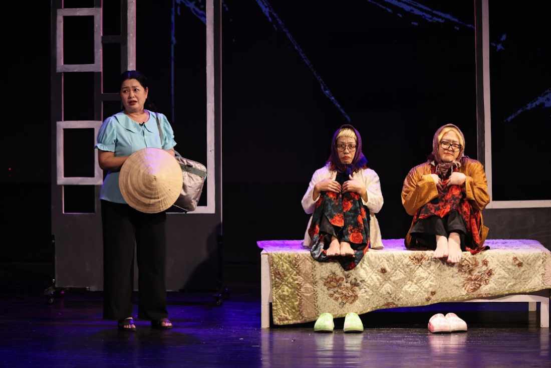 Nghệ sĩ sân khấu nhận mức cát-xê chỉ vài trăm nghìn đồng/suất diễn. Ảnh: Nhà hát Tuổi trẻ