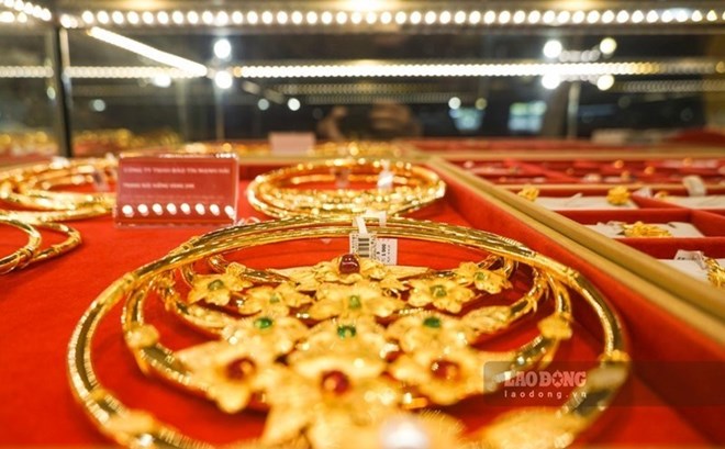 Giá vàng hôm nay 7.4: Thế giới bật tăng, trong nước sụt giảm