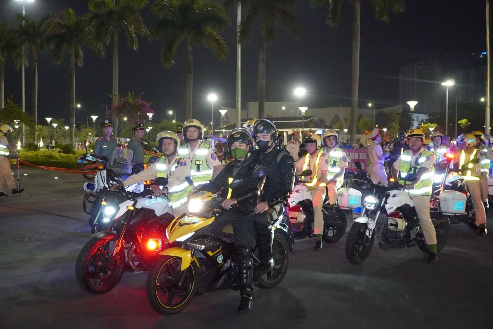 Công an thành phố Đà Nẵng đã tổ chức ra quân tuần tra, kiểm soát tại các tuyến phố thường xuyên có các thanh thiếu niên tụ tập, điều khiển xe thành đoàn, gây rối trật tự. Ảnh: CATP