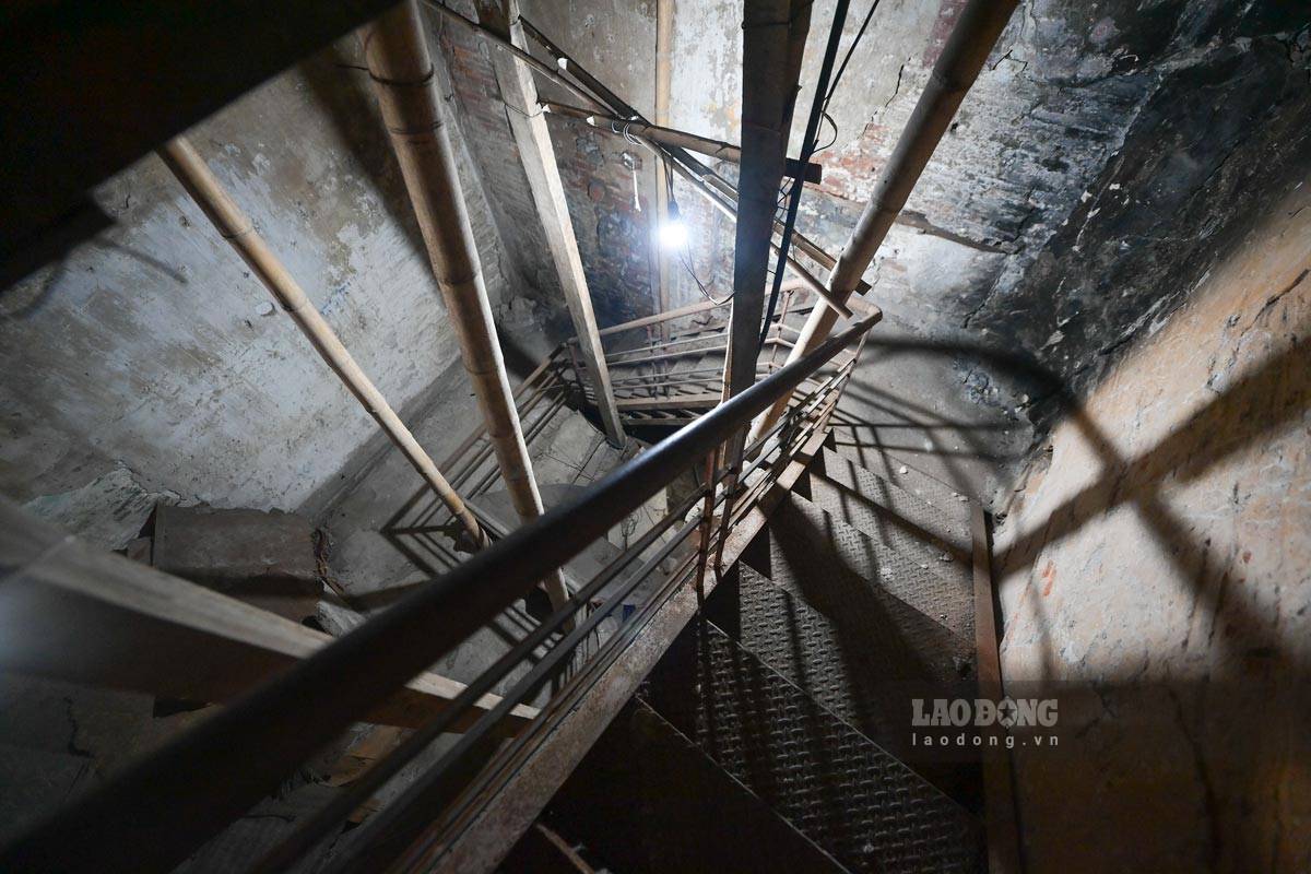 Cầu thang phải “chống nạng”