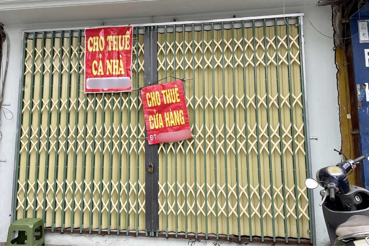 Dọc tuyến đường Kim Mã - con phố nổi tiếng dành cho kinh doanh thời trang nay chỉ còn rất ít cửa hàng bám trụ. Ảnh: Thanh Bình