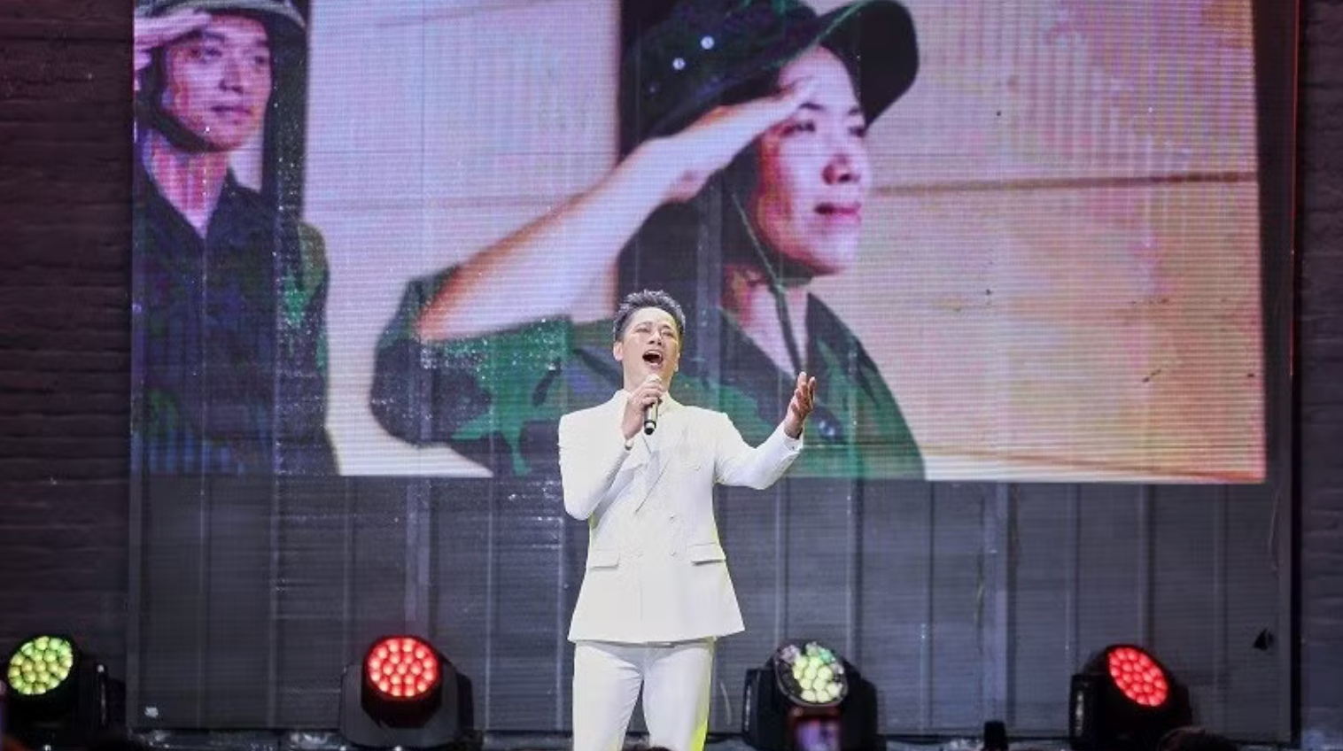 Ảnh màn hình 2026-04-22 lúc 23.55.07