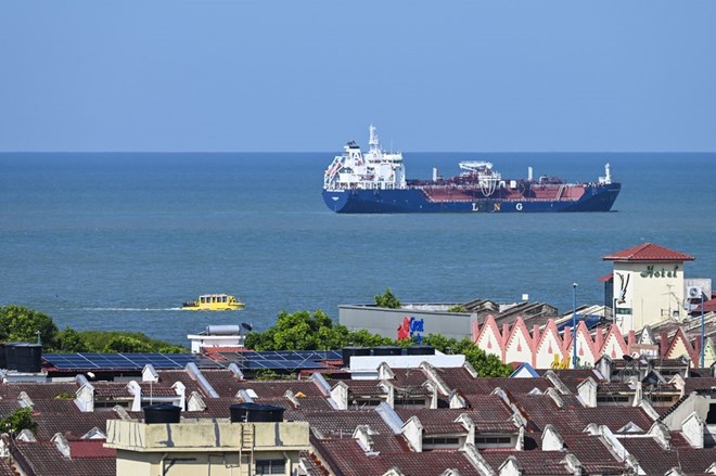 Căng thẳng Hormuz hướng thế giới tới điểm trung chuyển dầu mỏ số 1 thế giới