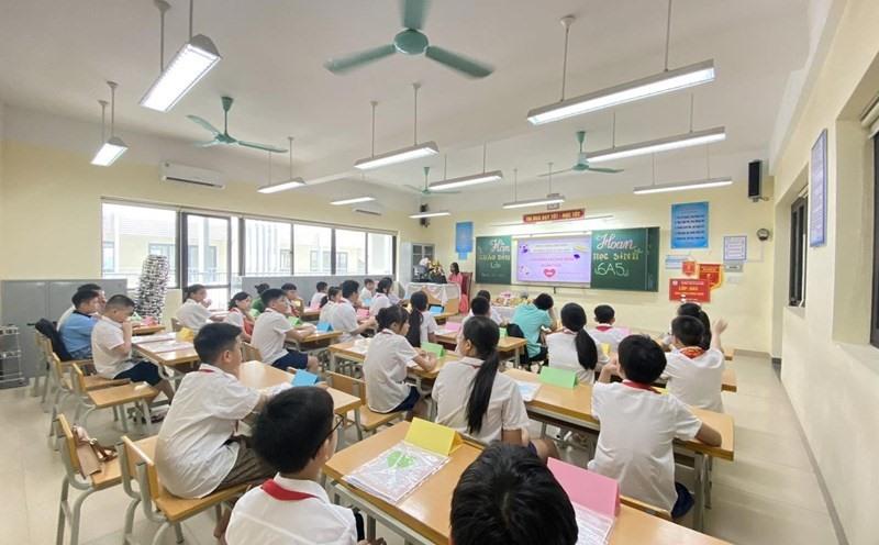 Nhà trường được dạy thêm với 3 đối tượng học sinh, song, không được thu tiền và bị giới hạn không quá 45 em/lớp, không quá 2 (hai) tiết/tuần. Ảnh: Vân Trang