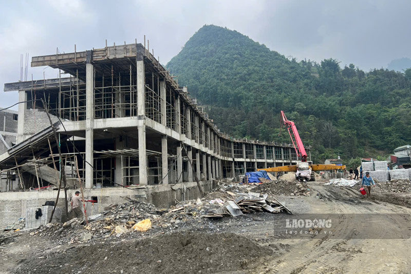 Khi đưa vào sử dụng, ngôi trường mới sẽ tạo môi trường học tập tốt hơn cho học sinh vùng biên. Ảnh: Đinh Đại