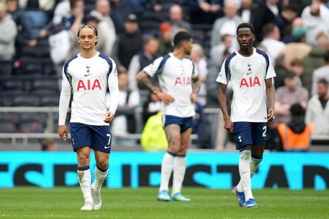 Tottenham đang hơn West Ham 2 điểm khi mùa giải còn 2 trận nữa.  Ảnh: AFP