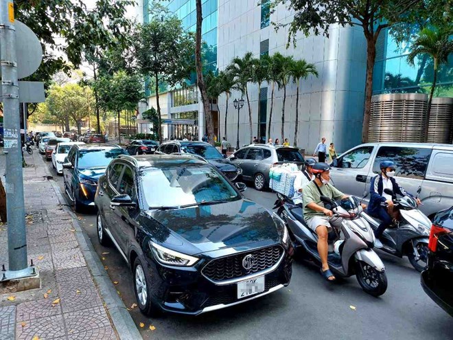TPHCM tìm lời giải cho bài toán thiếu chỗ đỗ xe ôtô ở trung tâm