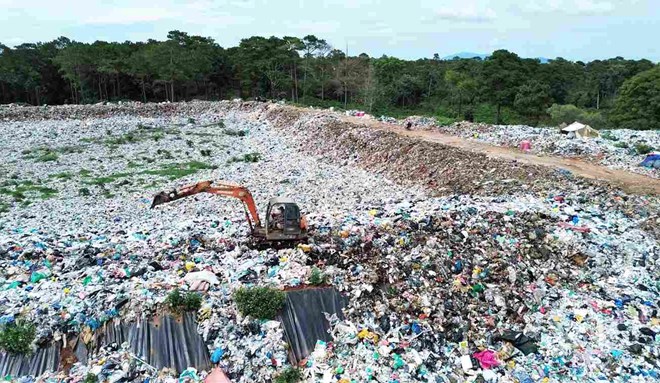 Điều tra nguyên nhân bãi chôn lấp rác ở Lâm Đồng ứ đọng 7.000 tấn