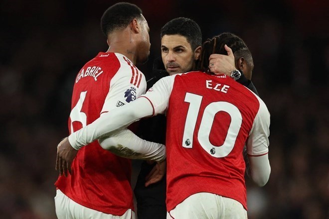 Mikel Arteta làm fan của Bournemouth ở trận gặp Man City