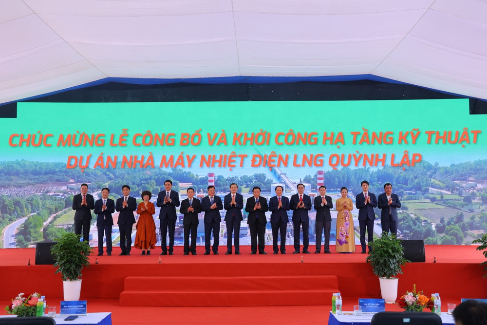 1-cac-dai-bieu-thuc-hien-nghi-thuc-khoi-cong-ha-tang-ky-thuat-du-an-nmd-lng-quynh-lap.jpg