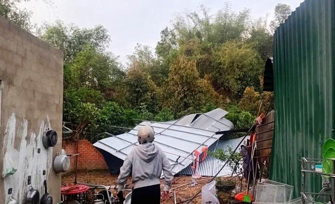 Lốc xoáy tàn phá, gây thiệt hại nặng ở xã vùng sâu Lâm Đồng