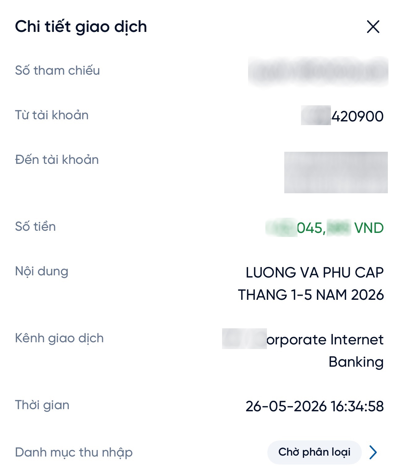 Cô P.T.D đã được nhận 5 tháng lương sau thời gian dài bị chậm lương. Ảnh: Ngọc Anh