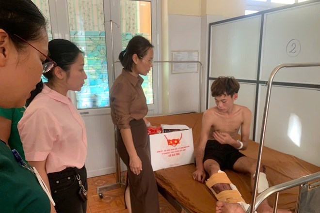 Hai người đi soi ếch ở Sơn La thoát nạn sau nhiều ngày mất tích trong rừng