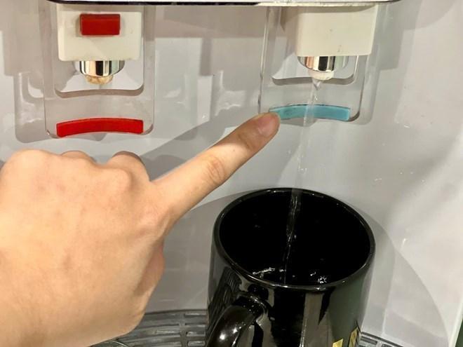 Thói quen sai lầm mùa nắng nóng dễ hại thận