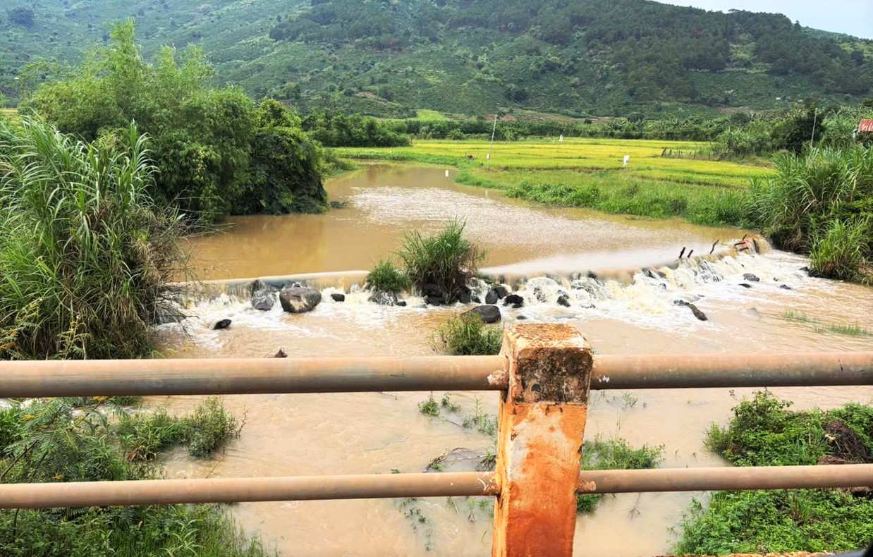 Trên địa bàn tỉnh Lâm Đồng có nhiều thác nước, sông suối, ao hồ nguy cơ cao xảy ra tai nạn thương tích, đuối nước (trong ảnh thác Phú Xuân, xã Gia Hiệp). Ảnh: Phúc Khánh