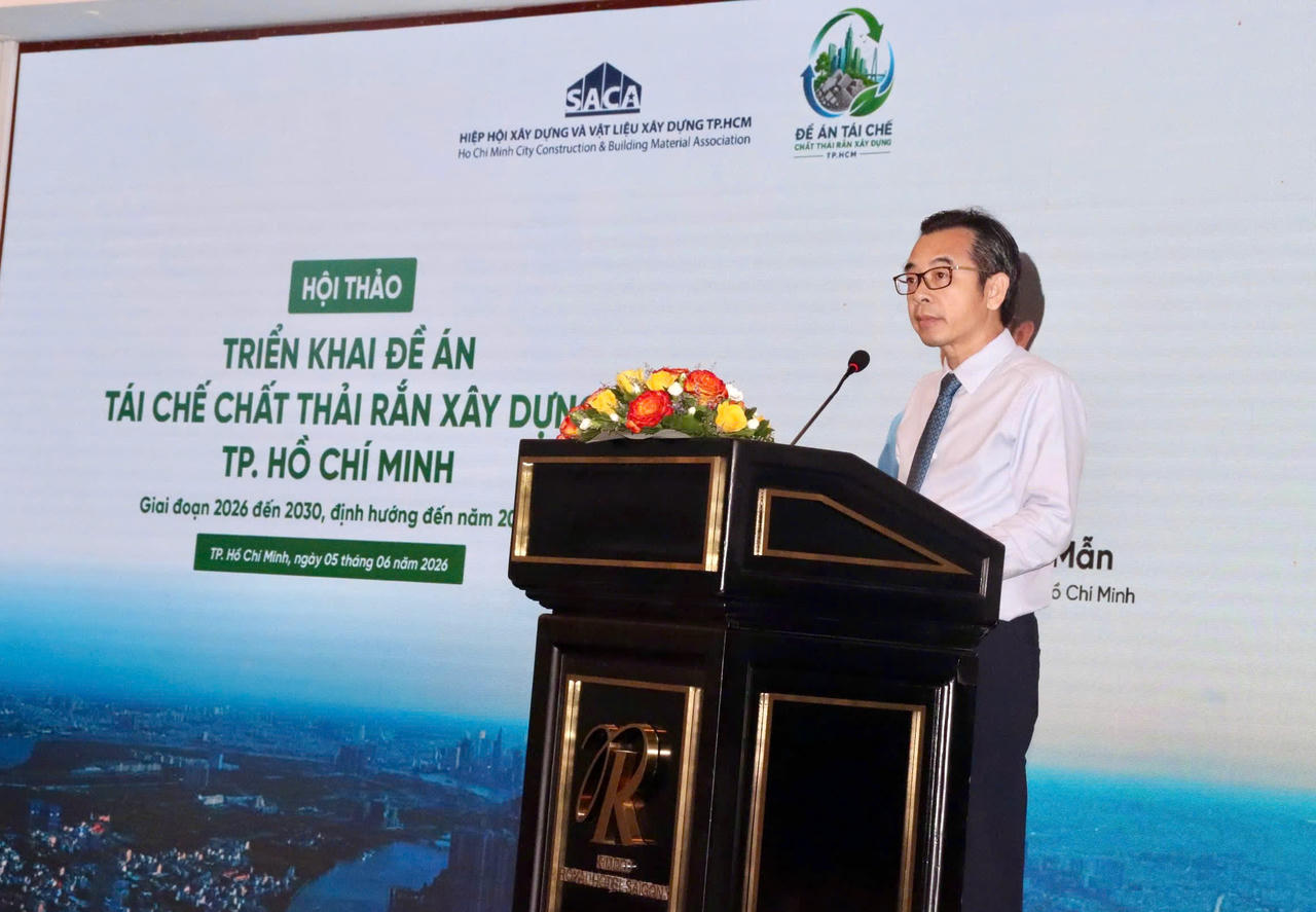 Ông Mẫn cho biết đề án đặt mục tiêu xây dựng TP HCM thành đô thị kiểu mẫu về quản lý, tái chế, tái sử dụng CTRXD. (Ảnh: Đoan Trang)