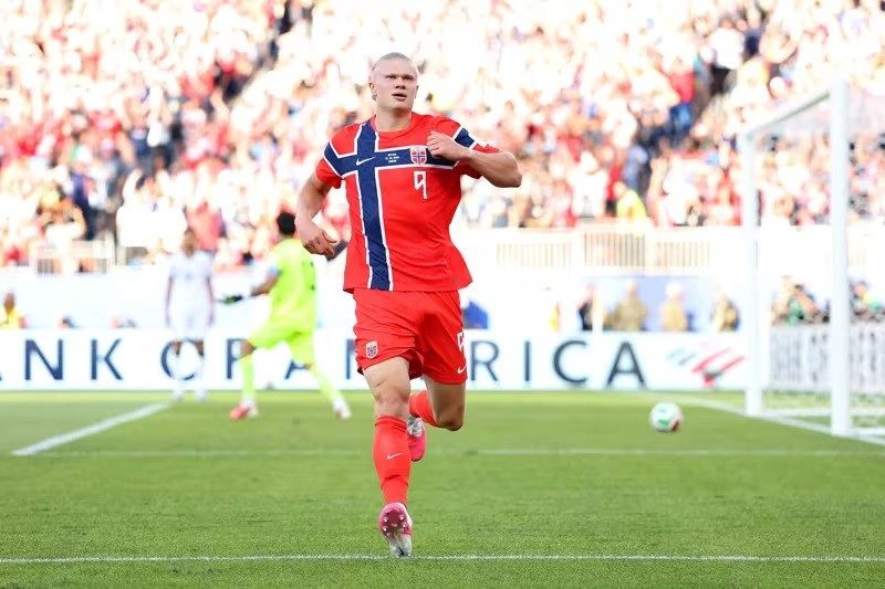 Haaland cũng lập cú đúp vào sáng nay. Ảnh: FIFA haaland2.jpg