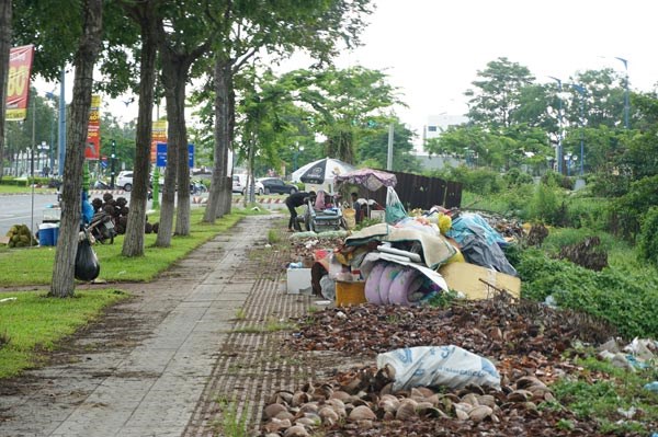 Rác thải bủa vây các cửa ngõ trung tâm Cần Thơ
