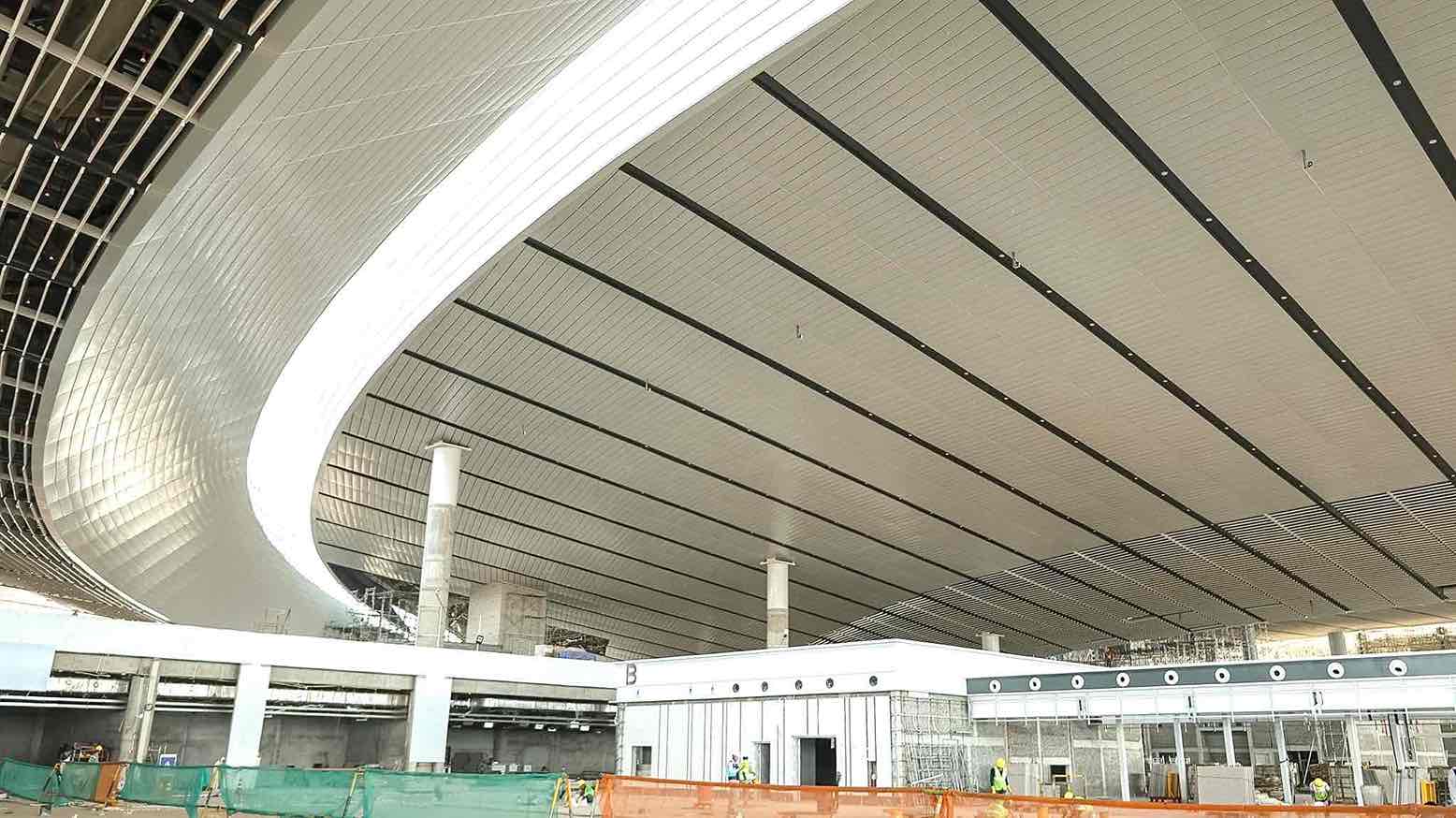 Một khu vực trần nhà ga sân bay Long Thành. Ảnh: HAC