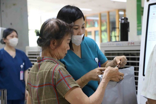 Bệnh viện Trung ương áp dụng chính sách chi trả 50% BHYT khám trái tuyến