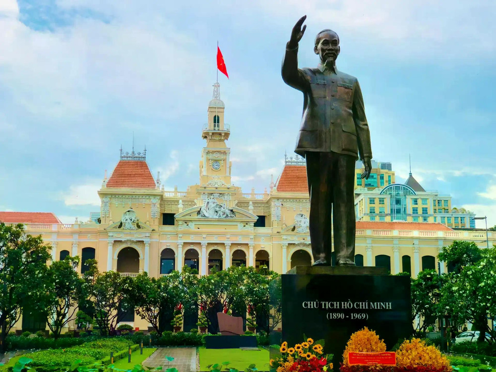 50 năm Ngày Thành phố Sài Gòn - Gia Định chính thức mang tên Chủ tịch Hồ Chí Minh (2/7/1976-2/7/2026). Ảnh: UBND TP HCM go-and-share-kham-pha-uy-ban-nhan-dan-tp-ho-chi-minh-1-scaled.jpg