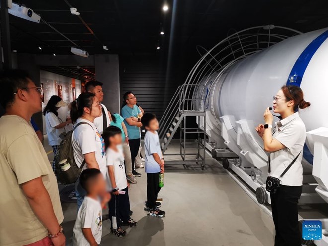 Tên lửa phóng lên trời trở thành xu hướng thu hút giới yêu khoa học