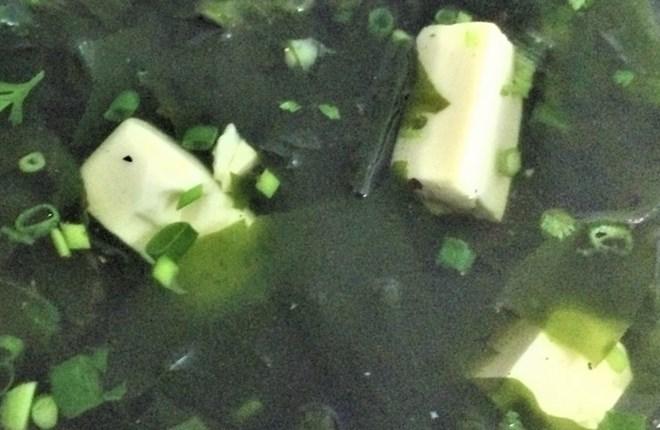 Hỗ trợ thải độc gan bằng món canh thanh mát, chế biến đơn giản