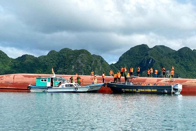 Mở rộng tìm kiếm người mất tích trong vụ lật tàu trên vùng biển Vân Đồn, Quảng Ninh
