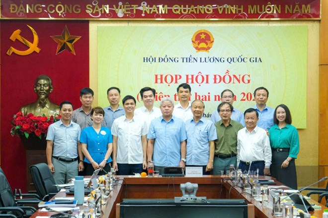 Tổng Liên đoàn Lao động Việt Nam đề xuất tăng lương tối thiểu vùng 8-8,5%