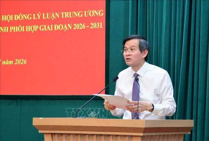 PGS. TS Đoàn Minh Huấn, Giám đốc Học viện Chính trị quốc gia Hồ Chí Minh phát biểu. Ảnh: Văn Điệp/TTXVN PGS. TS Đoàn Minh Huấn, Giám đốc Học viện Chính trị quốc gia Hồ Chí Minh phát biểu. Ảnh: Văn Điệp/TTXVN
