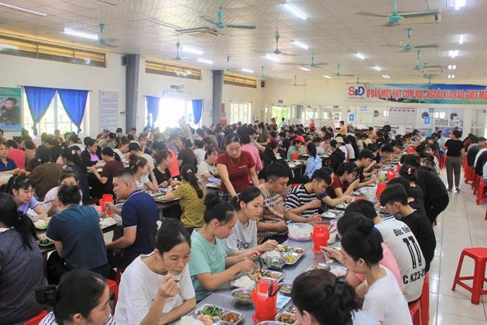 Bữa cơm Công đoàn gắn kết người lao động tại Công ty S&D Quảng Bình