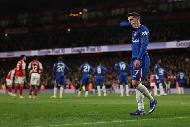 Chelsea không thể chỉ trông chờ vào các ngôi sao trẻ. Ảnh: AFP