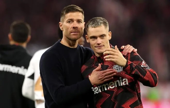 Thành công của Alonso tại Leverkusen được xây dựng trên sự kết hợp giữa các ngôi sao trẻ như Florian Wirtz và những thủ lĩnh giàu kinh nghiệm. Ảnh: AFP
