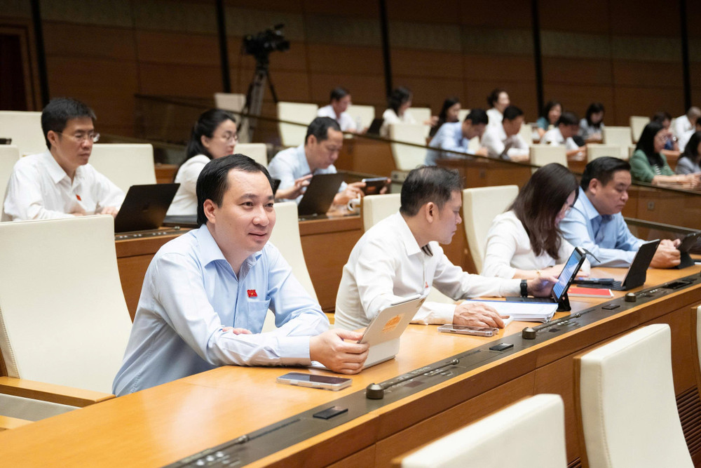 Các đại biểu Quốc hội tham dự Phiên họp. Ảnh QH. 54.jpg