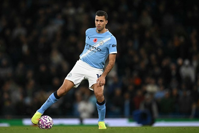 Rodri phải chọn giữa Man City, Real Madrid và Barcelona
