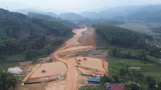 Cao tốc xuyên núi, mở đường phát triển cho các vùng khó