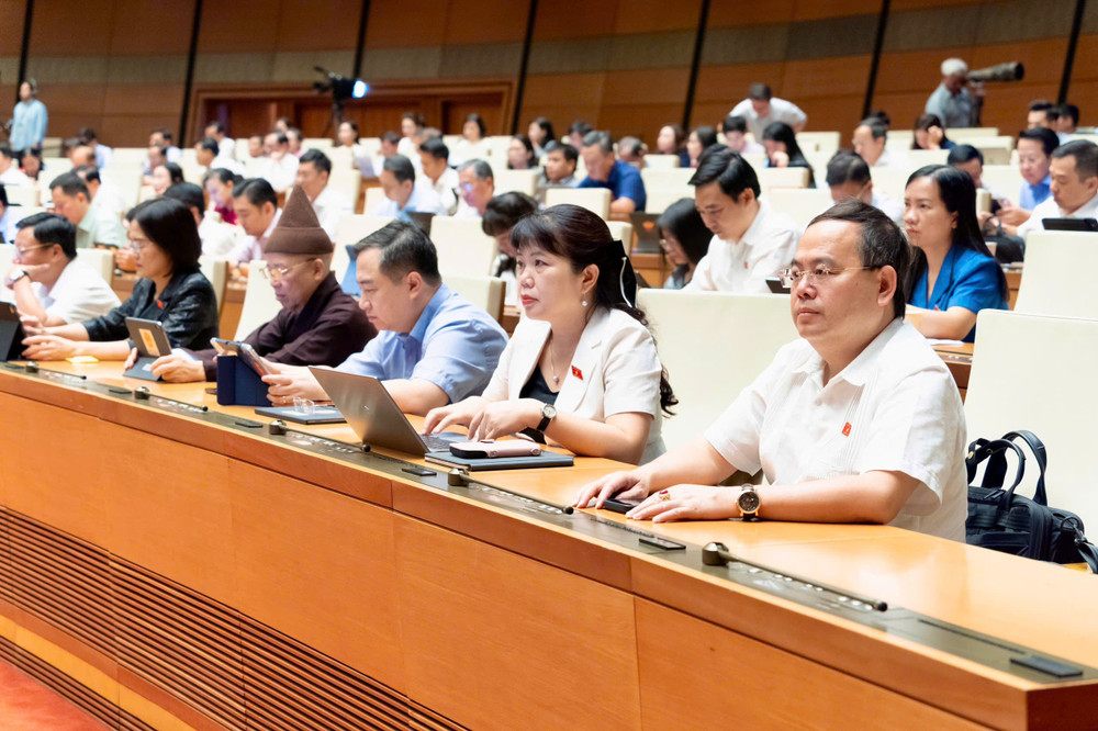 Đoàn Đại biểu Quốc hội tỉnh Quảng Ninh tham dự tại Kỳ họp không thường lệ thứ Nhất, Quốc hội khóa XVI (ảnh QH). 80.jpg