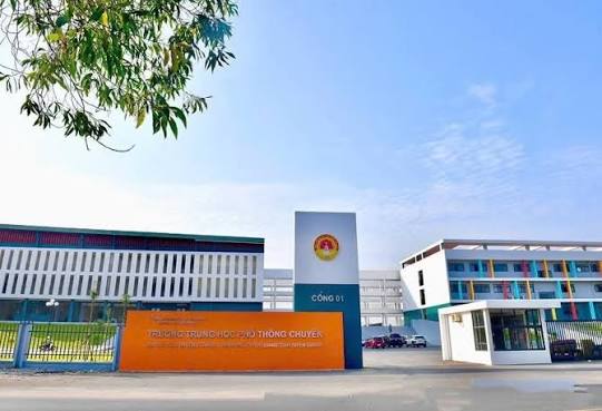 Chiều nay, 328 thí sinh Trường THPT Chuyên Tuyên Quang làm thủ tục thi lại  | Báo Pháp Luật Việt Nam