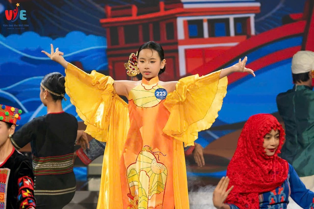 Thí sinh “Tinh hoa nhí Việt Nam 2026” thể hiện năng khiếu nghệ thuật. Ảnh: BTC 1nhi1.jpg