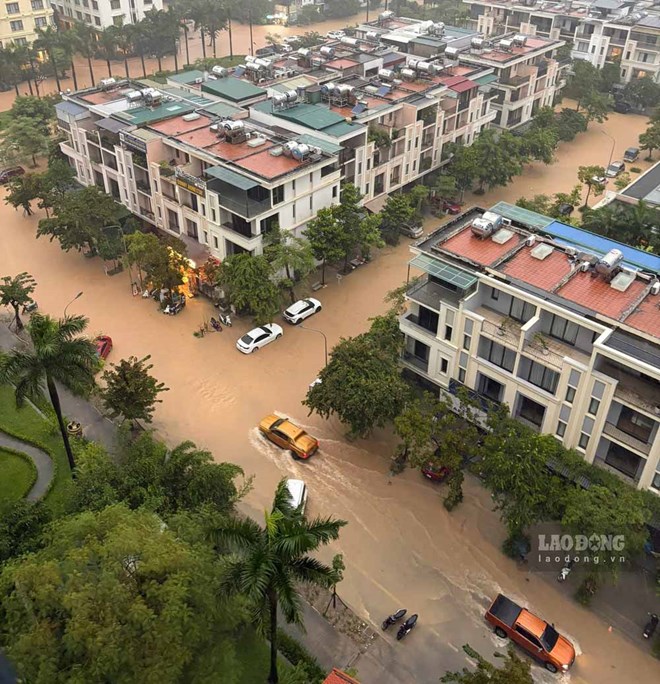 Nằm bên bờ vịnh Hạ Long nhưng cứ mưa lớn là ngập